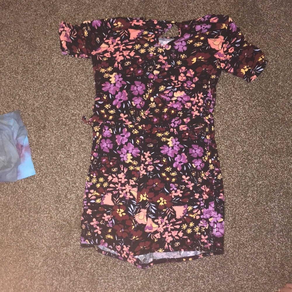 Romper - Picture 2 of 2